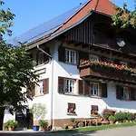Grundhof 2 *
